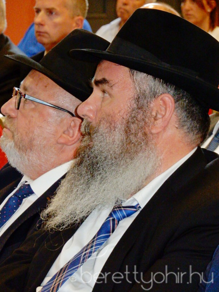 Átadták a felújított zsinagógát 53